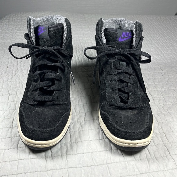 Nike Women’s Dunk Sky High Essential Black Athletic High Top Hidden Wedge, 7.5 - Picture 2 of 11